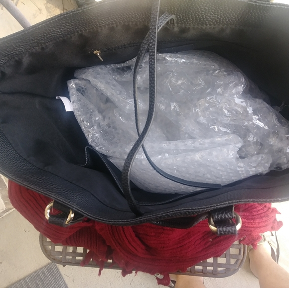 NEW APT. 9 Soft Tote Black - Picture 5 of 8